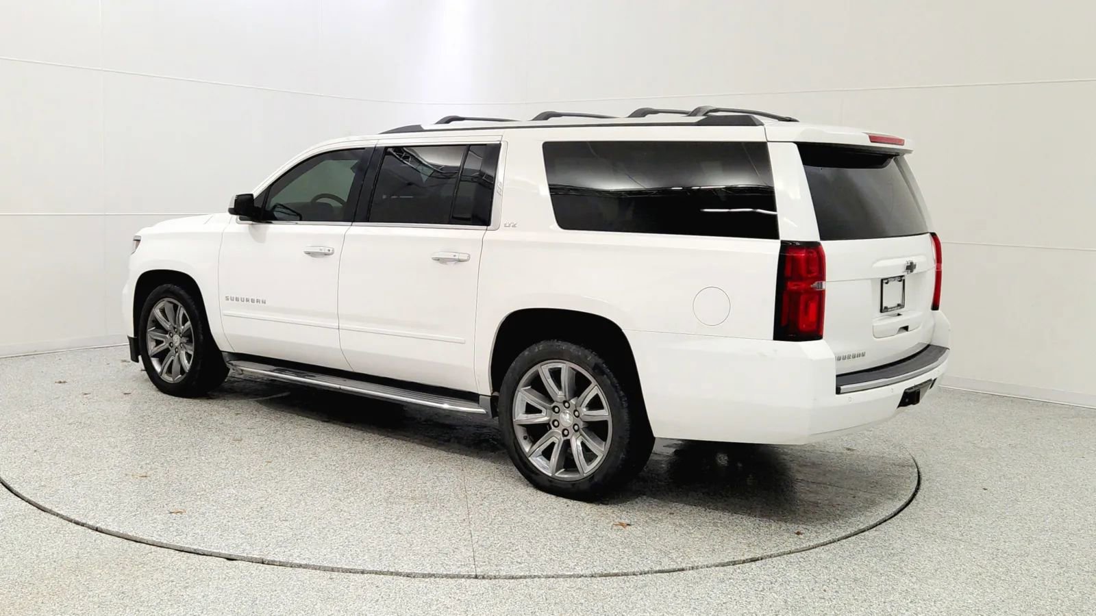 Used 2015 Chevrolet Suburban LTZ image 5