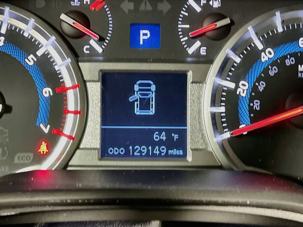 Used 2018 Toyota 4Runner SR5 AWD/4WD image 11