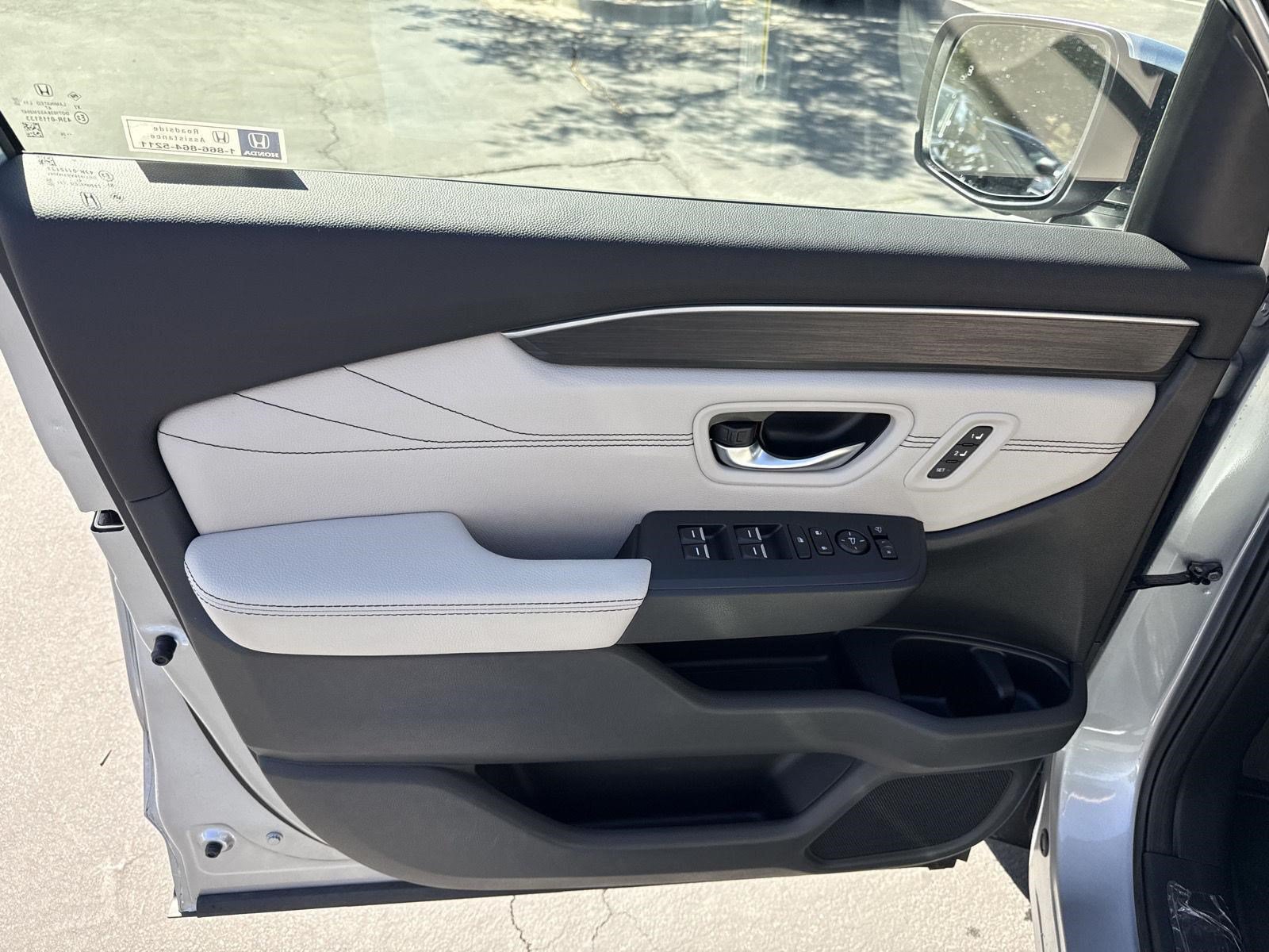 Certified 2026 Honda Pilot Touring image 9