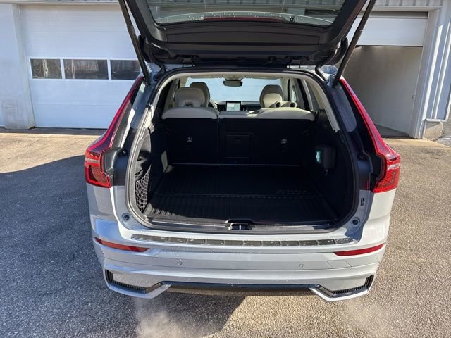 New 2026 Volvo XC60 T8 Ultra w/ Protection Package Premier image 14