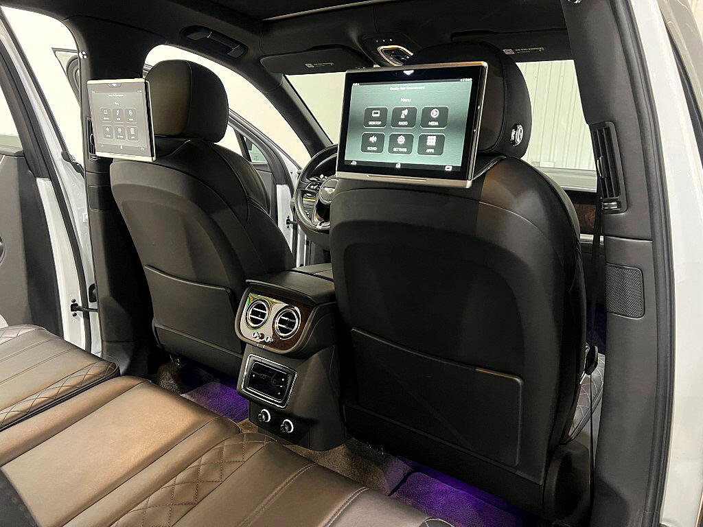 Used 2019 Bentley Bentayga image 15