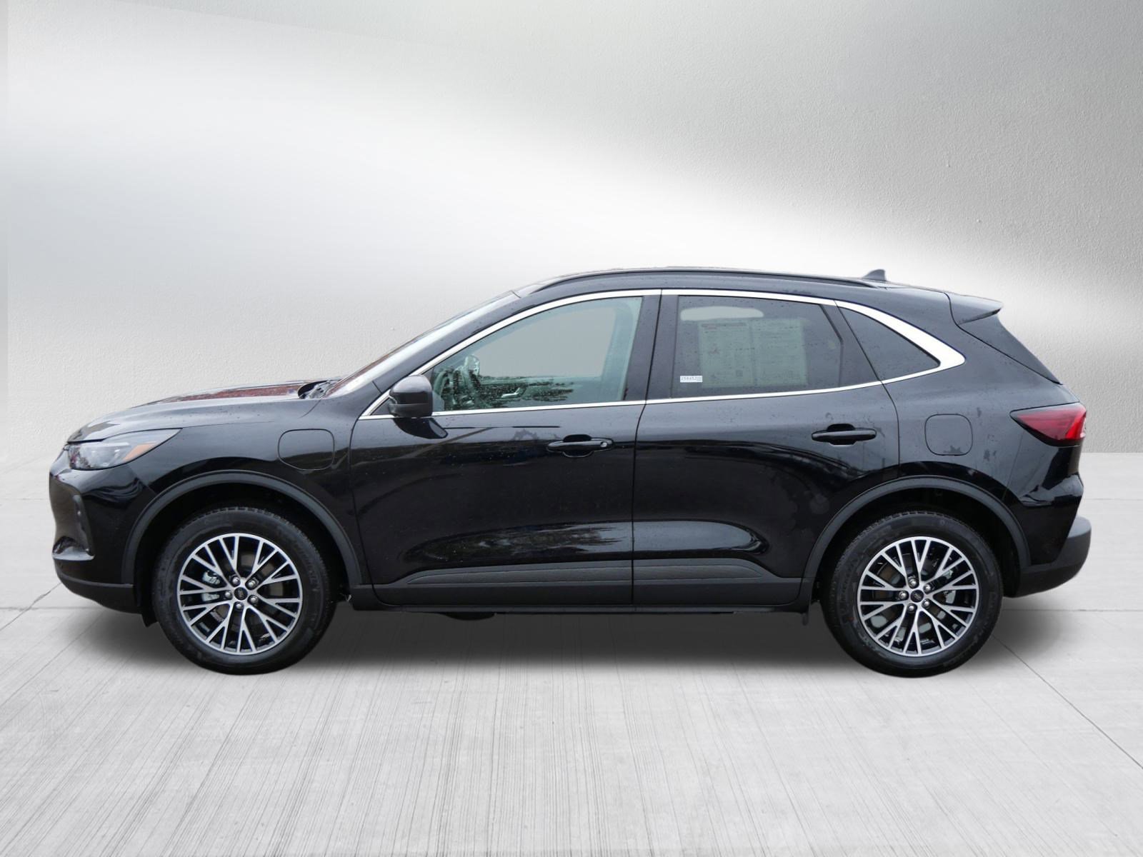 Used 2025 Ford Escape SE w/ PHEV Premium Package FWD image 4