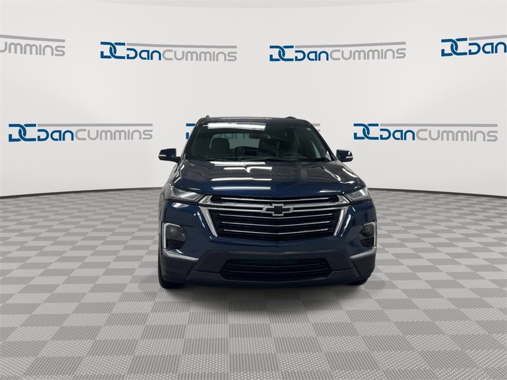 Used 2023 Chevrolet Traverse LT image 3