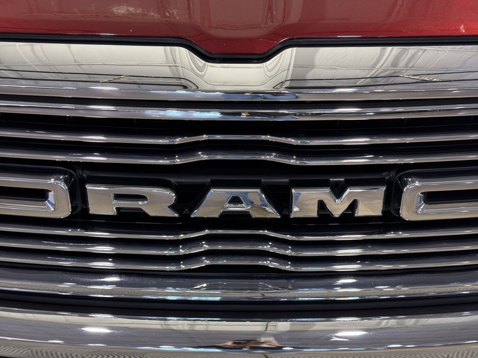 Used 2024 RAM 1500 Laramie AWD/4WD image 12