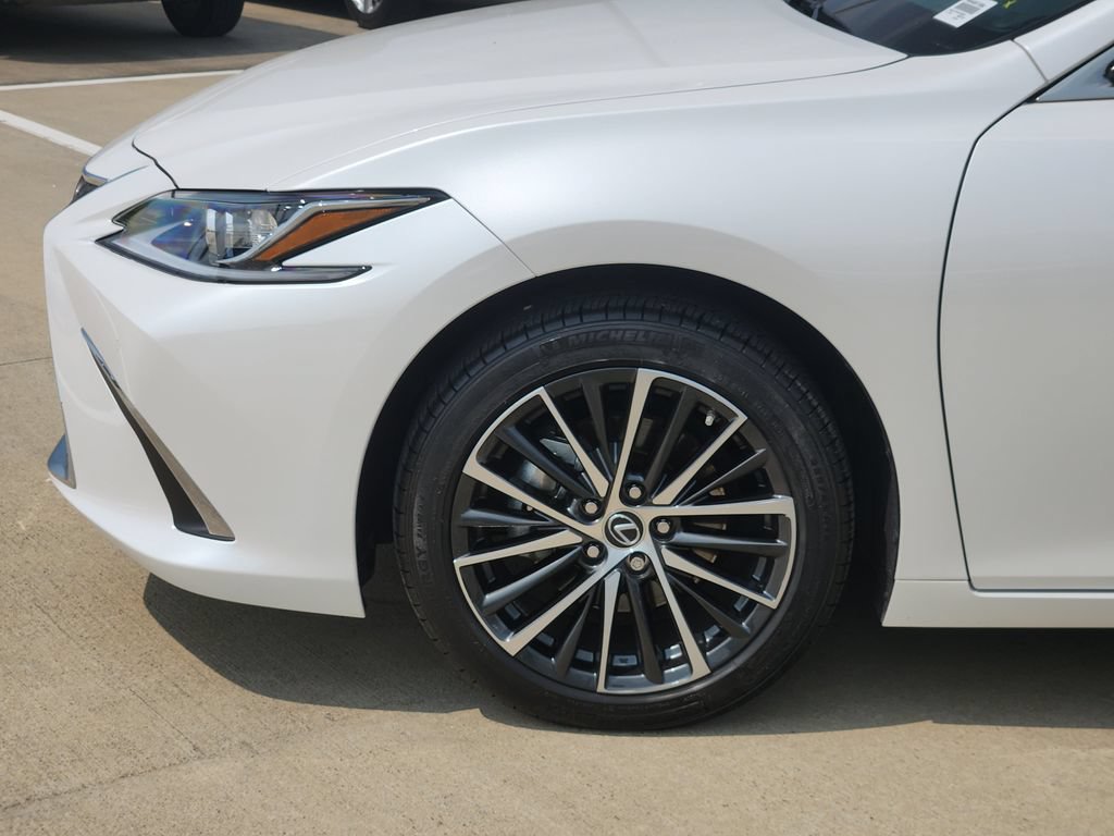 Used 2024 Lexus ES 350 w/ Premium Package FWD image 8