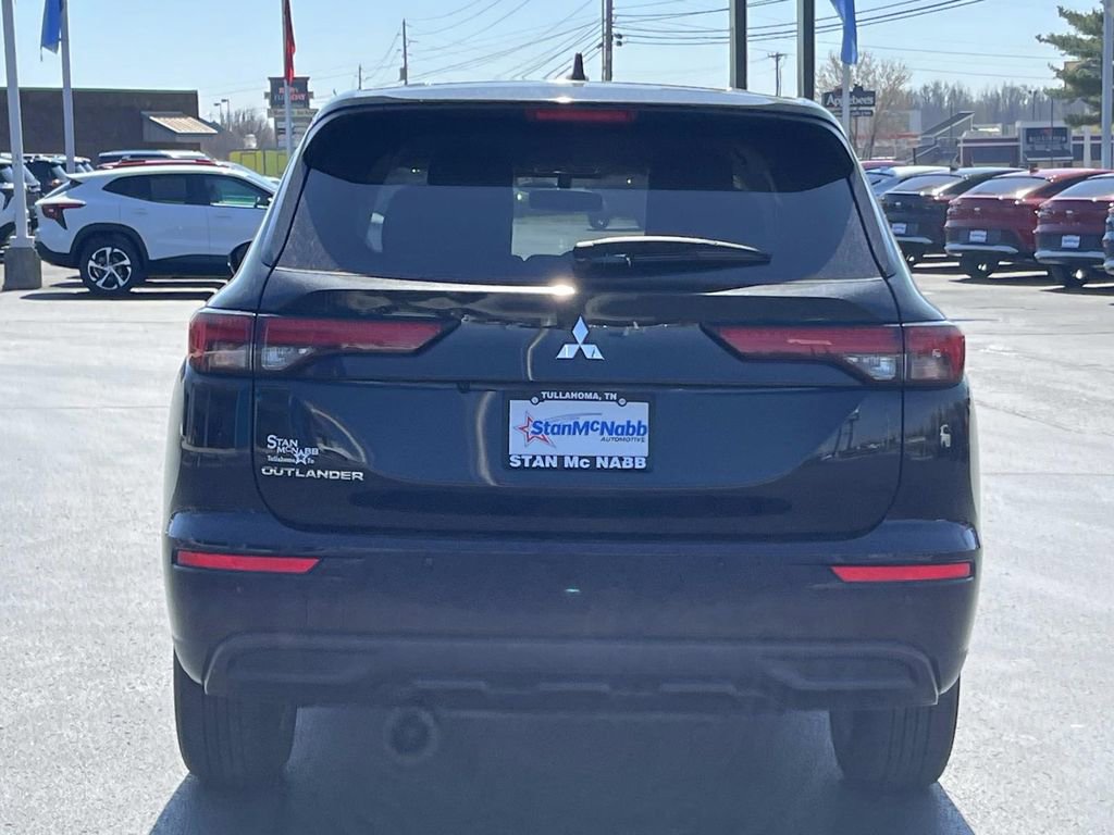 Used 2023 Mitsubishi Outlander ES image 6