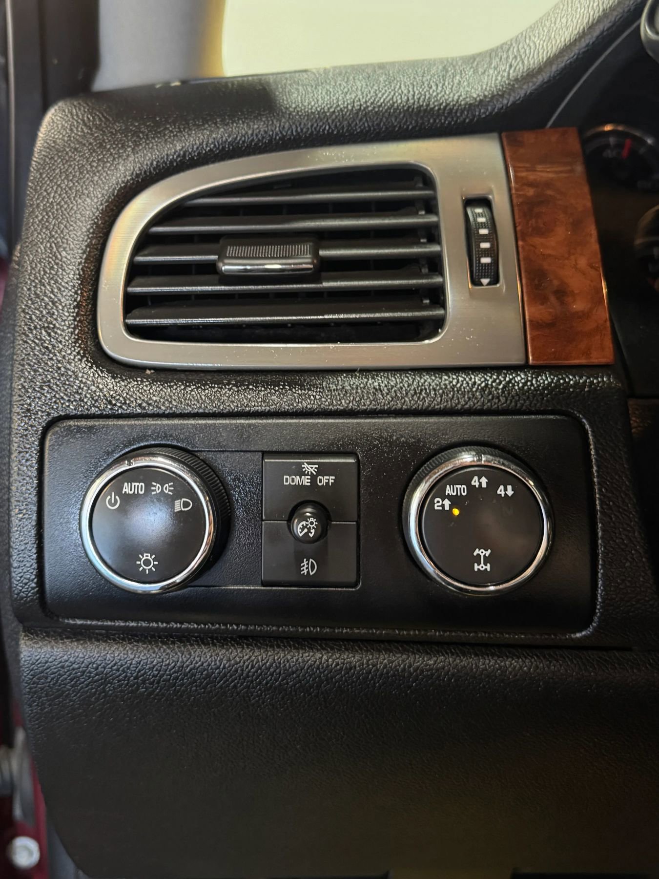 Used 2008 Chevrolet Suburban LT w/ Convenience Package 1 image 15