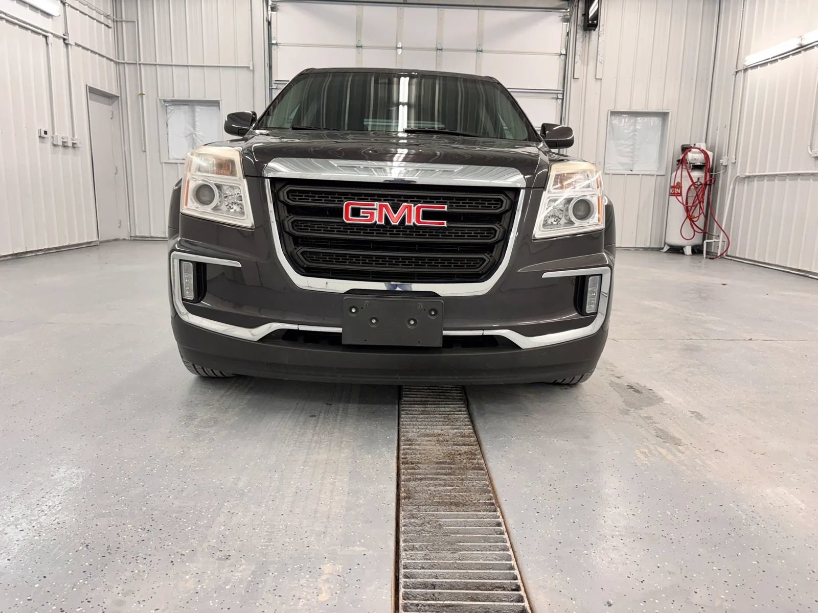Used 2016 GMC Terrain SLE w/ Driver Alert Package I FWD image 16