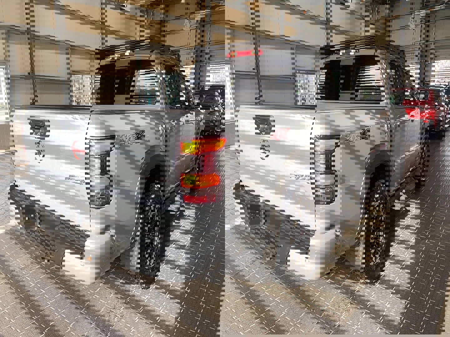 Used 2023 Nissan Frontier PRO-4X w/ Technology Package image 24