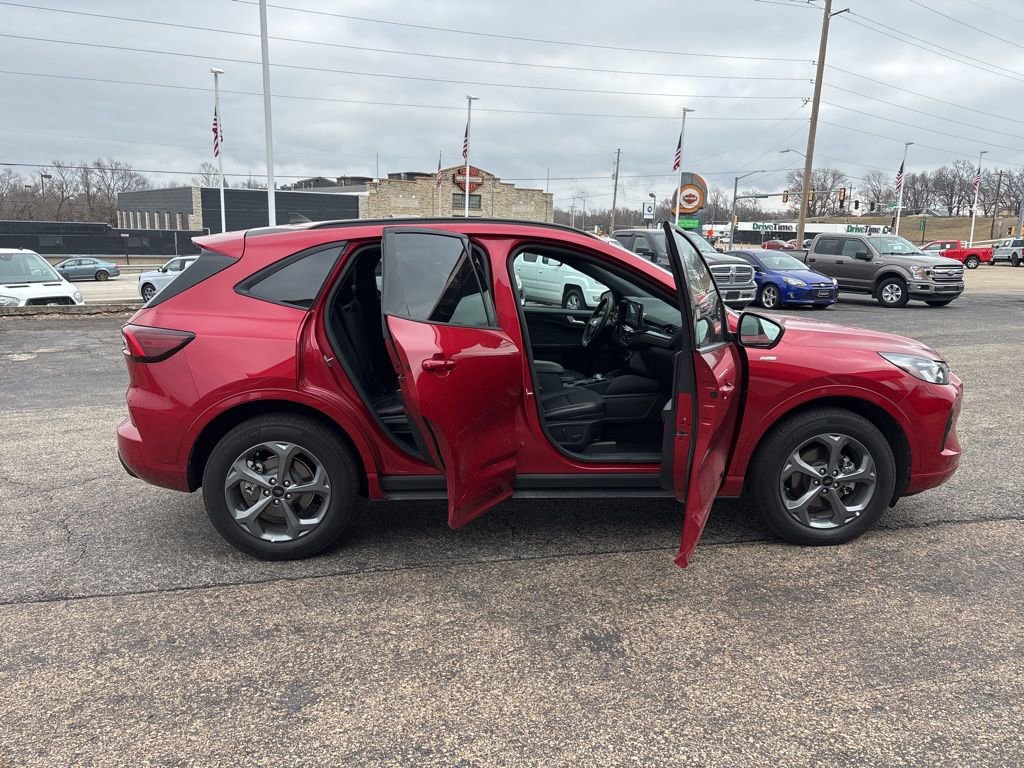 Certified 2024 Ford Escape ST-Line Select w/ Tech Pack #2 image 8