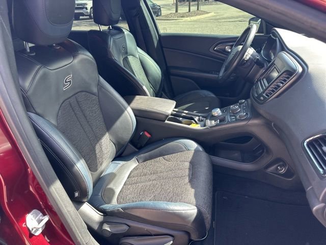 Used 2015 Chrysler 200 S w/ Comfort Group AWD/4WD image 28