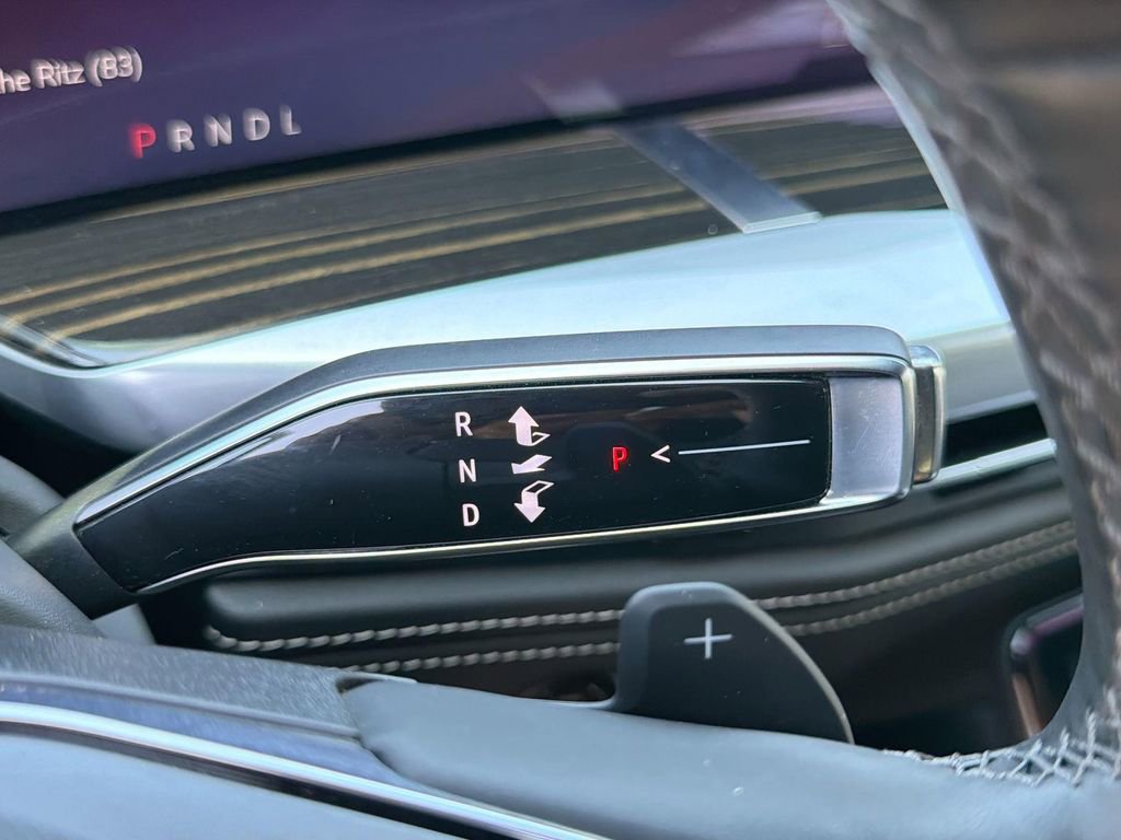 Certified 2025 Cadillac Escalade ESV Premium Luxury RWD image 12