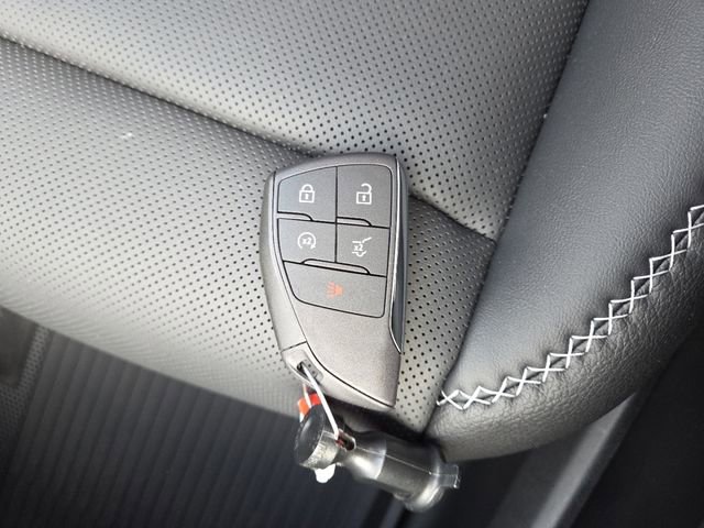 New 2026 GMC Terrain Denali w/ LPO, Floor Liner Package image 38