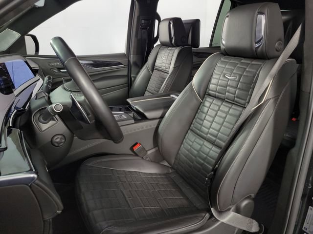 Used 2024 Cadillac Escalade ESV V image 17