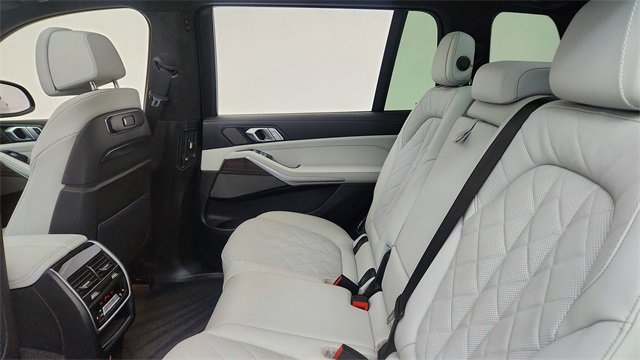 Used 2023 BMW X7 xDrive40i w/ M Sport Package image 33
