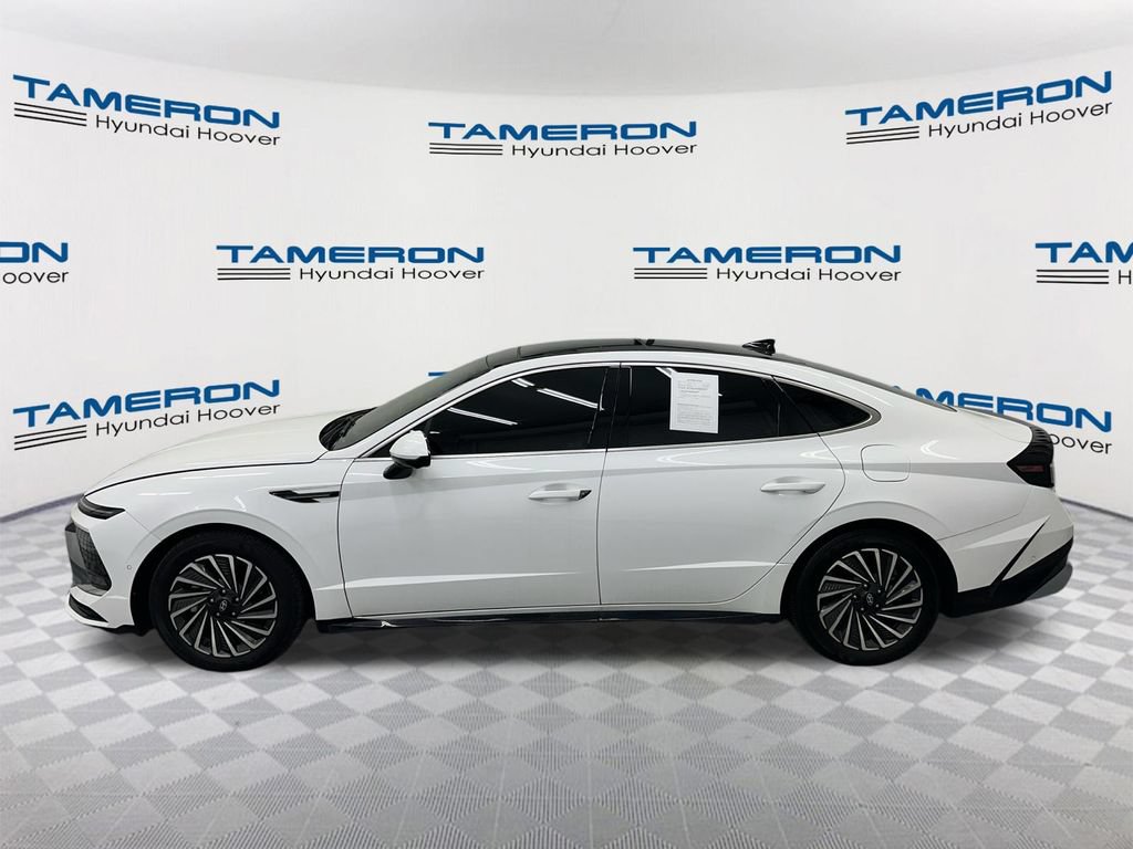 Used 2025 Hyundai Sonata Limited FWD image 2