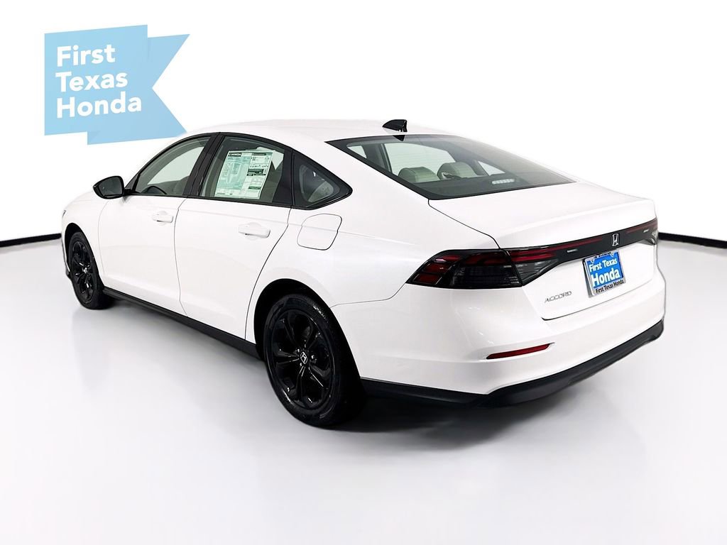 Certified 2025 Honda Accord SE image 5