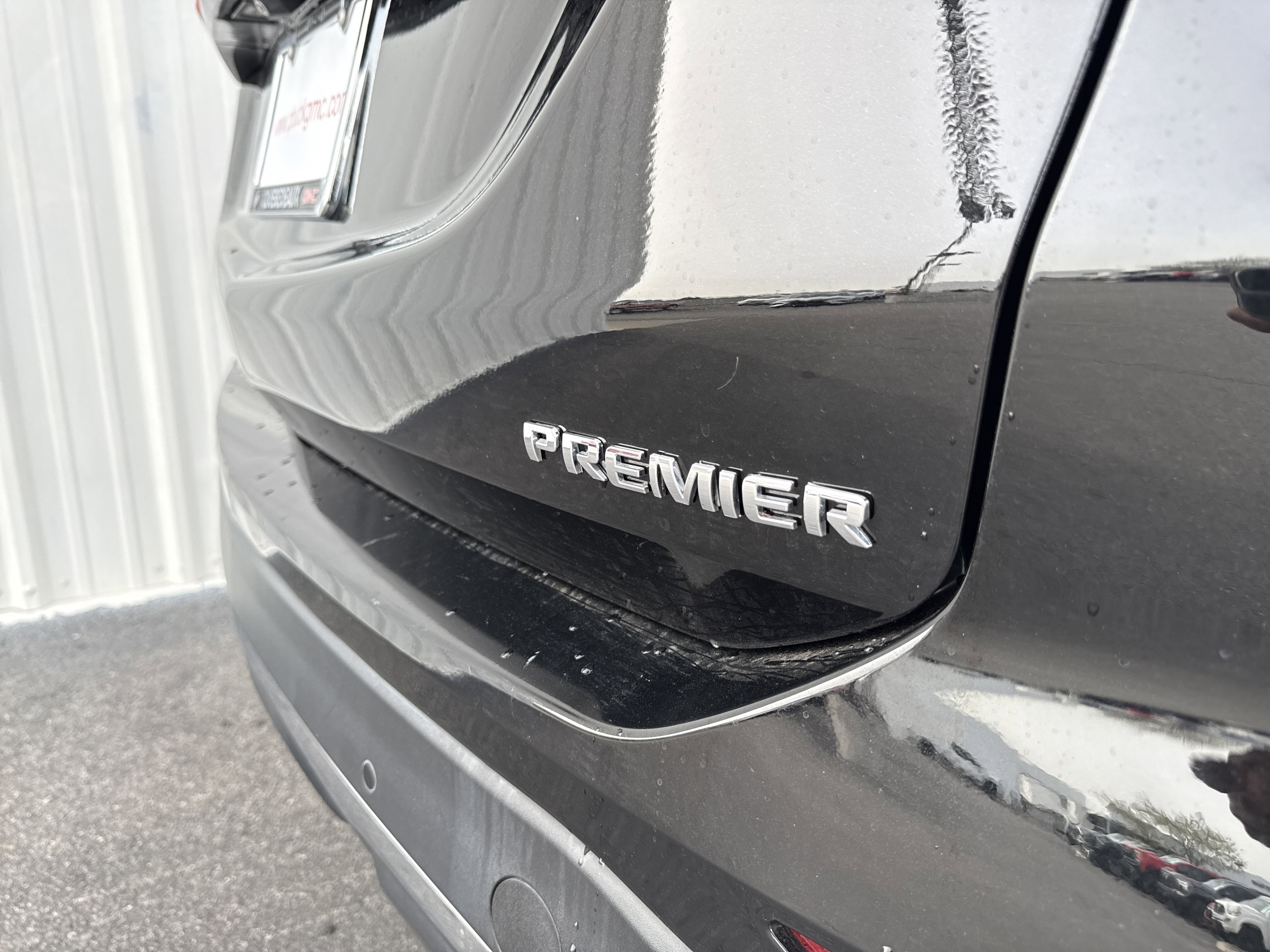 Used 2023 Chevrolet Equinox Premier image 37