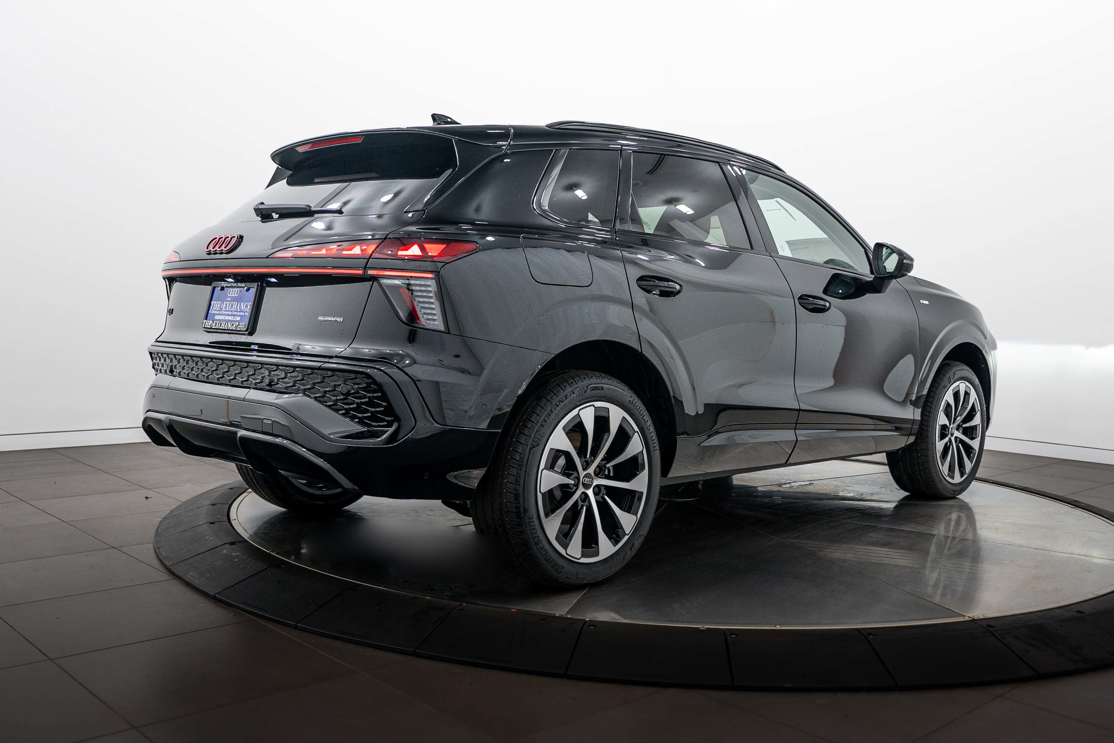 New 2026 Audi Q3 quattro 2.0T AWD/4WD image 4