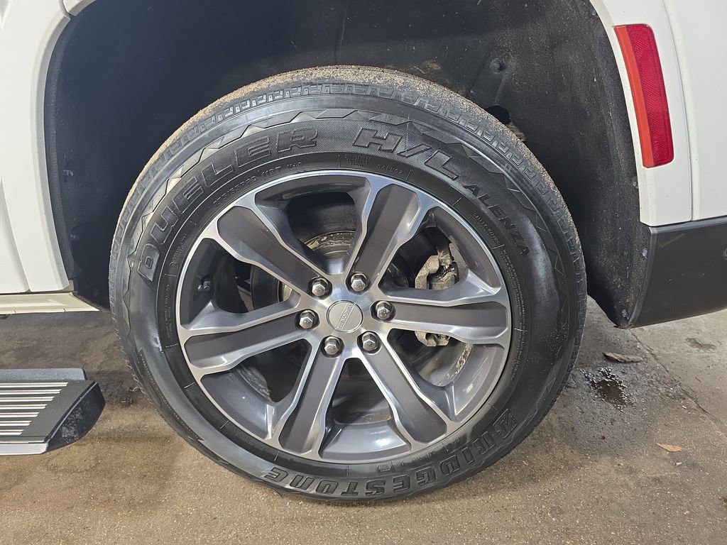 Used 2022 Jeep Grand Wagoneer Series I AWD/4WD image 38