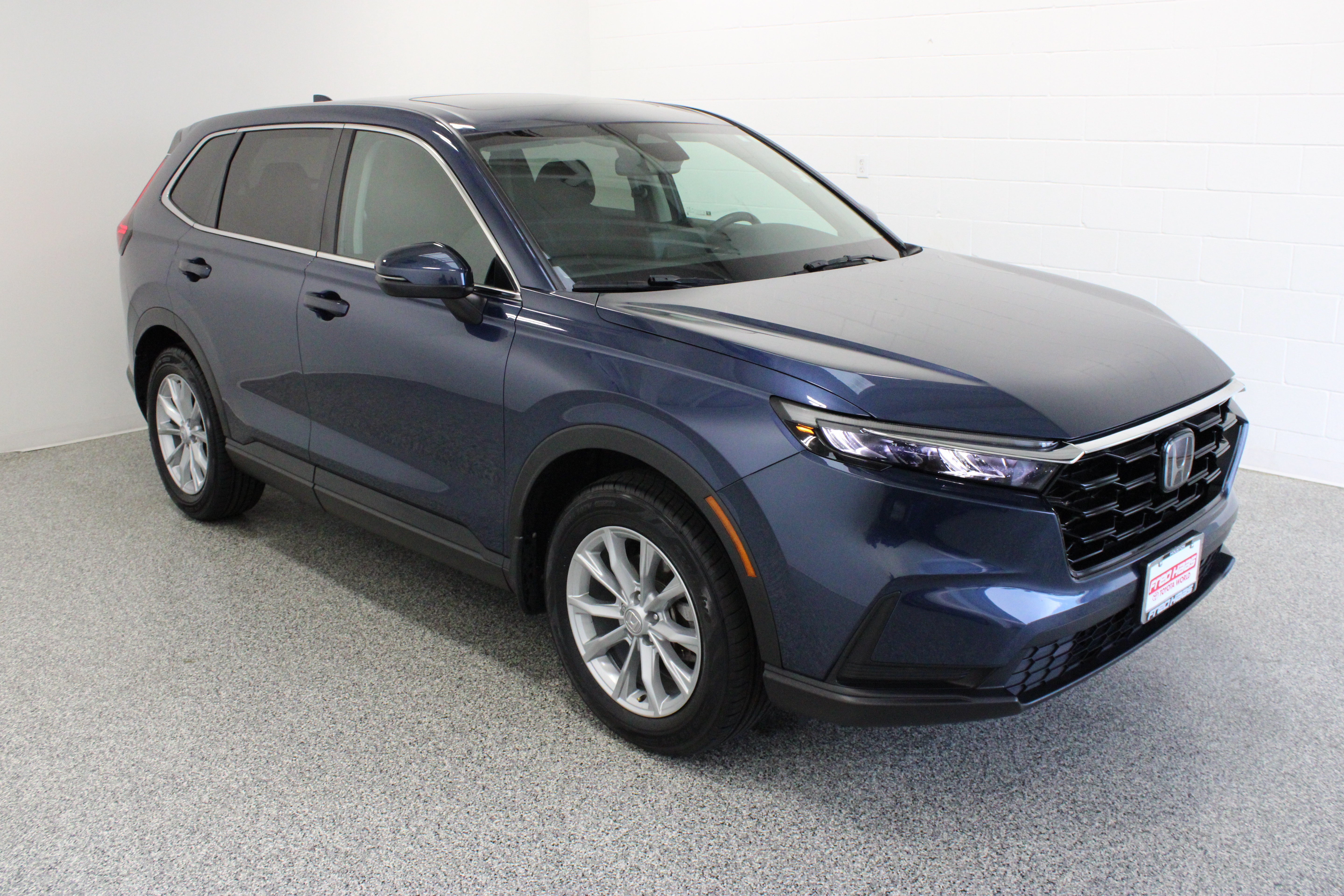 Used 2025 Honda CR-V EX image 4