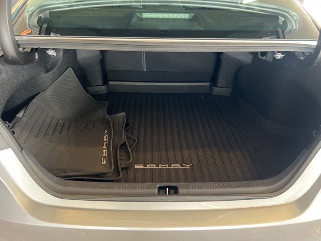 Used 2018 Toyota Camry XLE FWD image 21