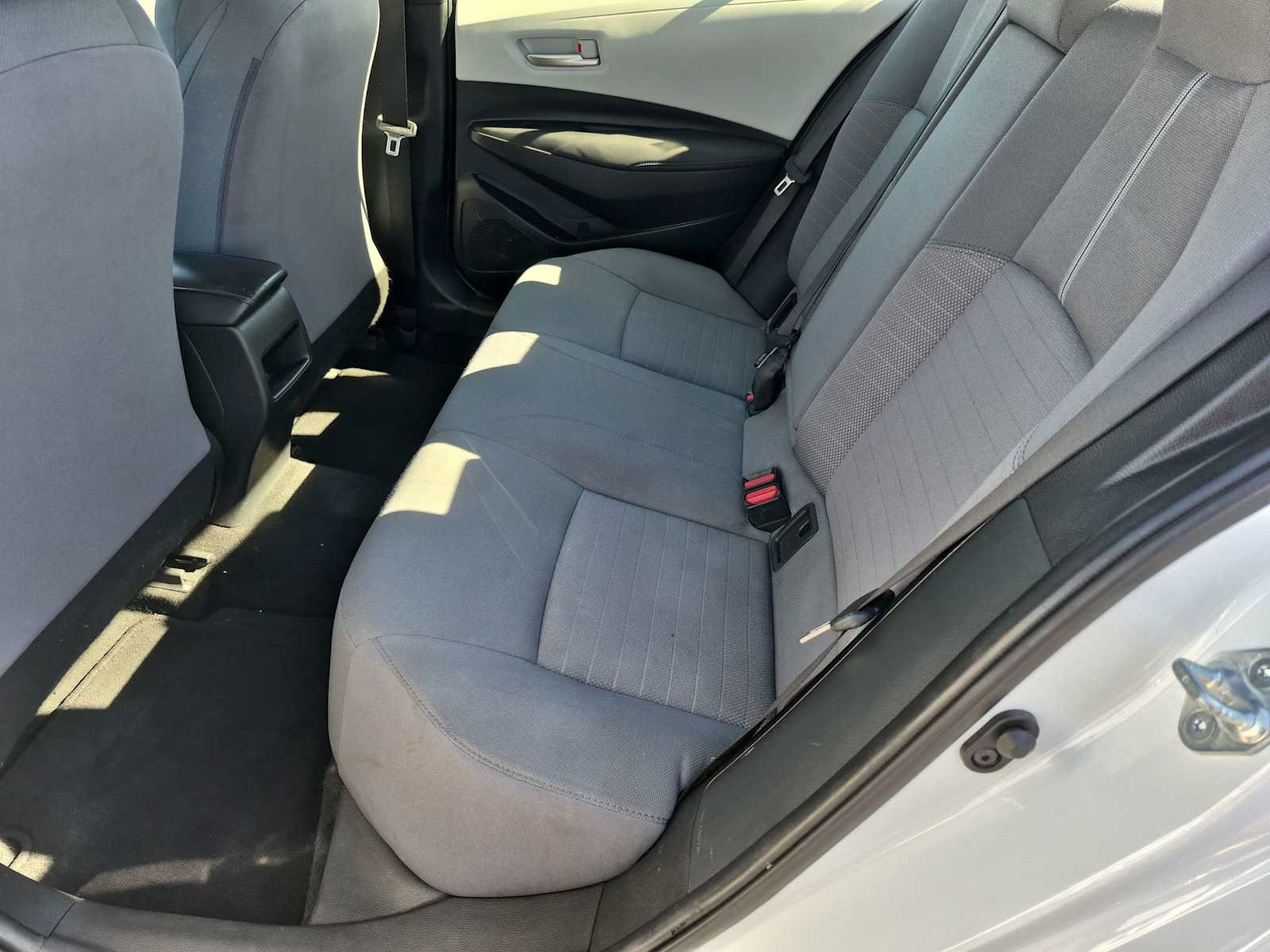 Used 2022 Toyota Corolla SE w/ Carpet Mat Package (TMS) FWD image 18