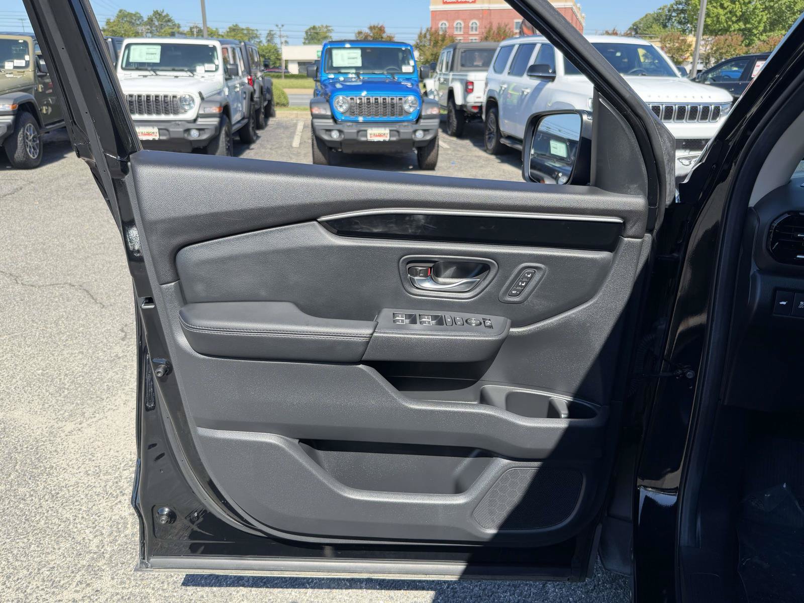 Used 2024 Honda Pilot Touring image 22