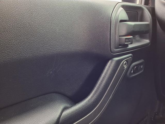 Used 2016 Jeep Wrangler Unlimited Sport w/ Power Convenience Group image 15