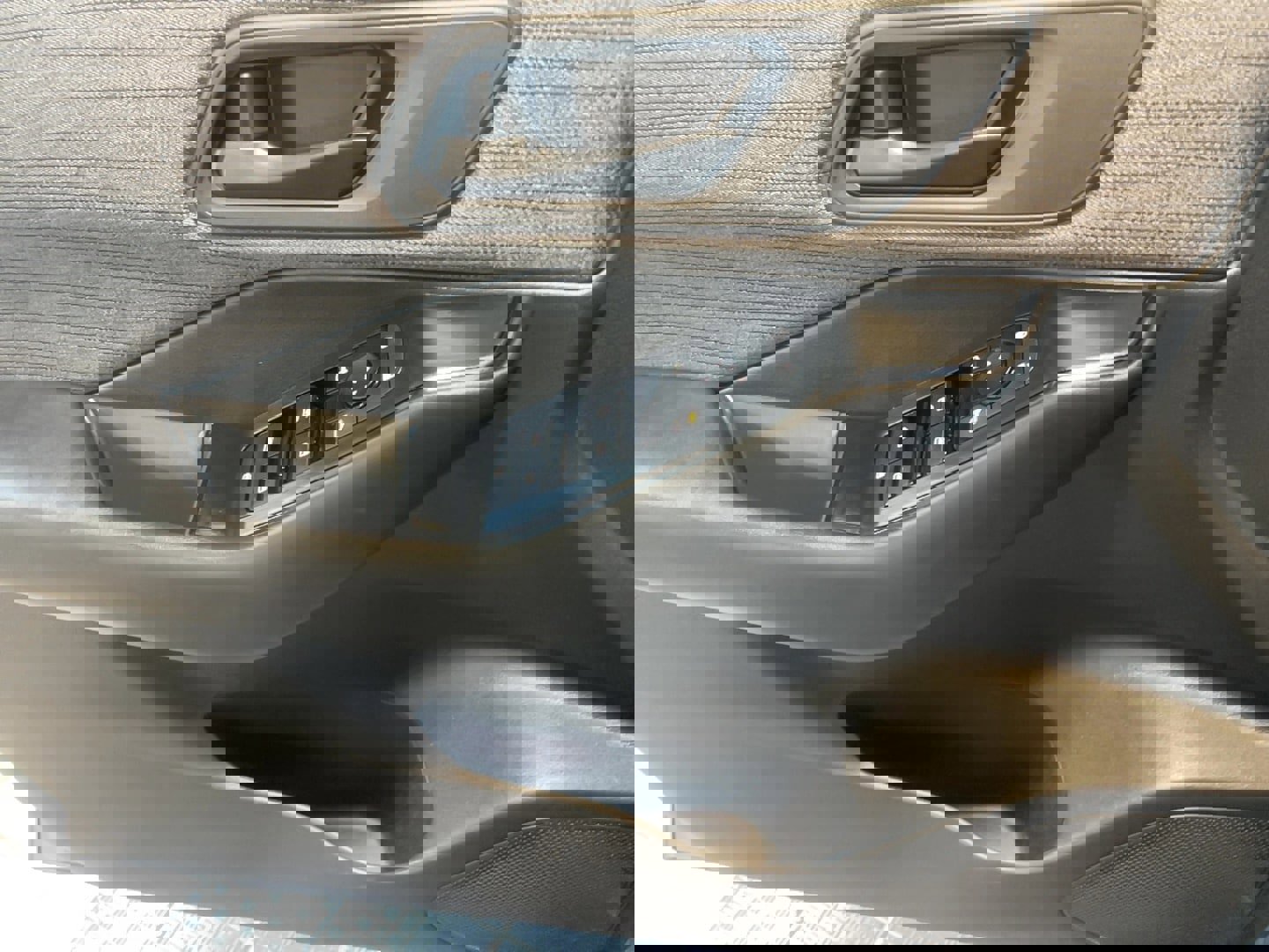 Used 2023 Nissan Rogue S image 7