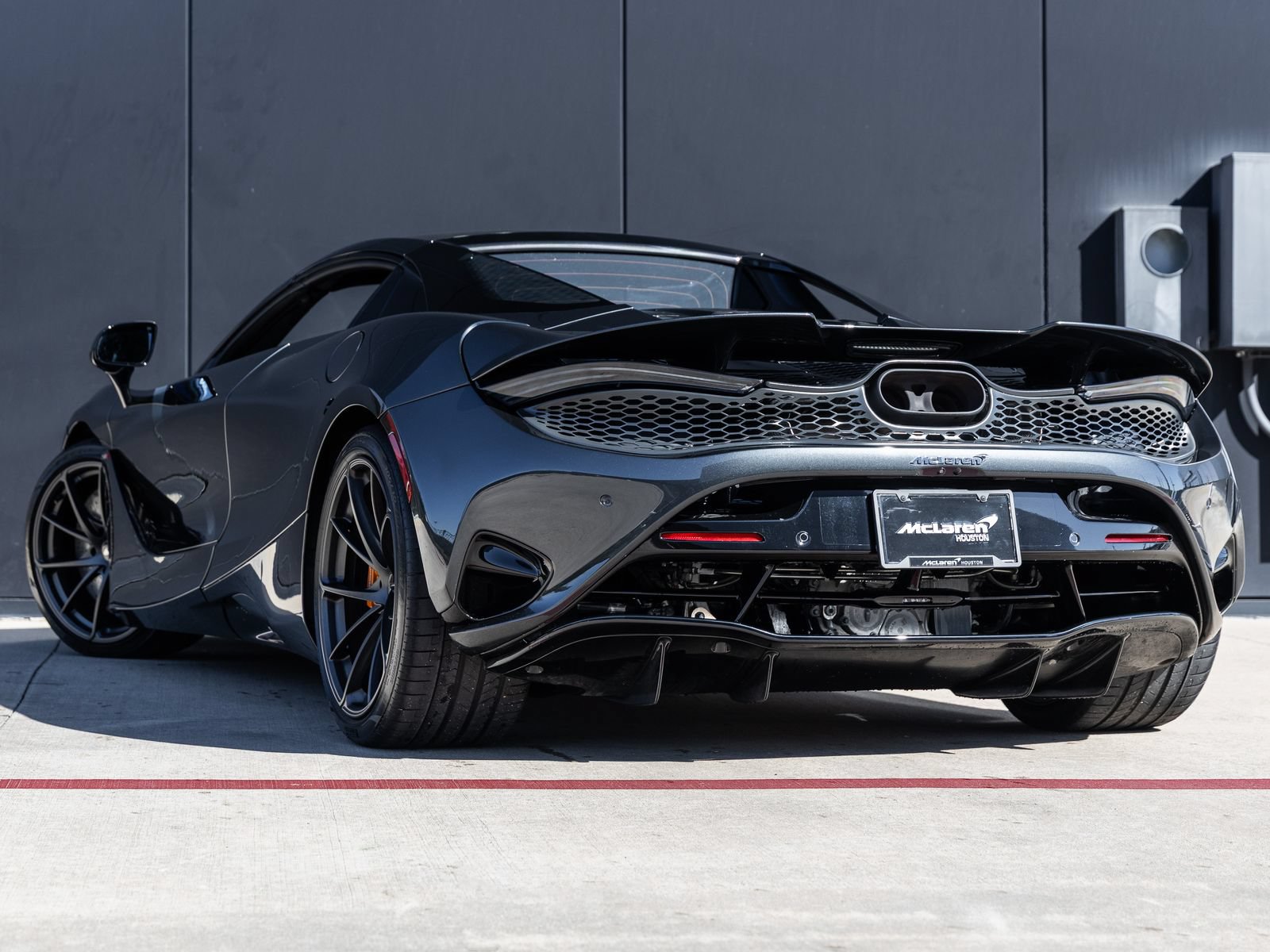 Used 2024 McLaren 750S Spider RWD image 7