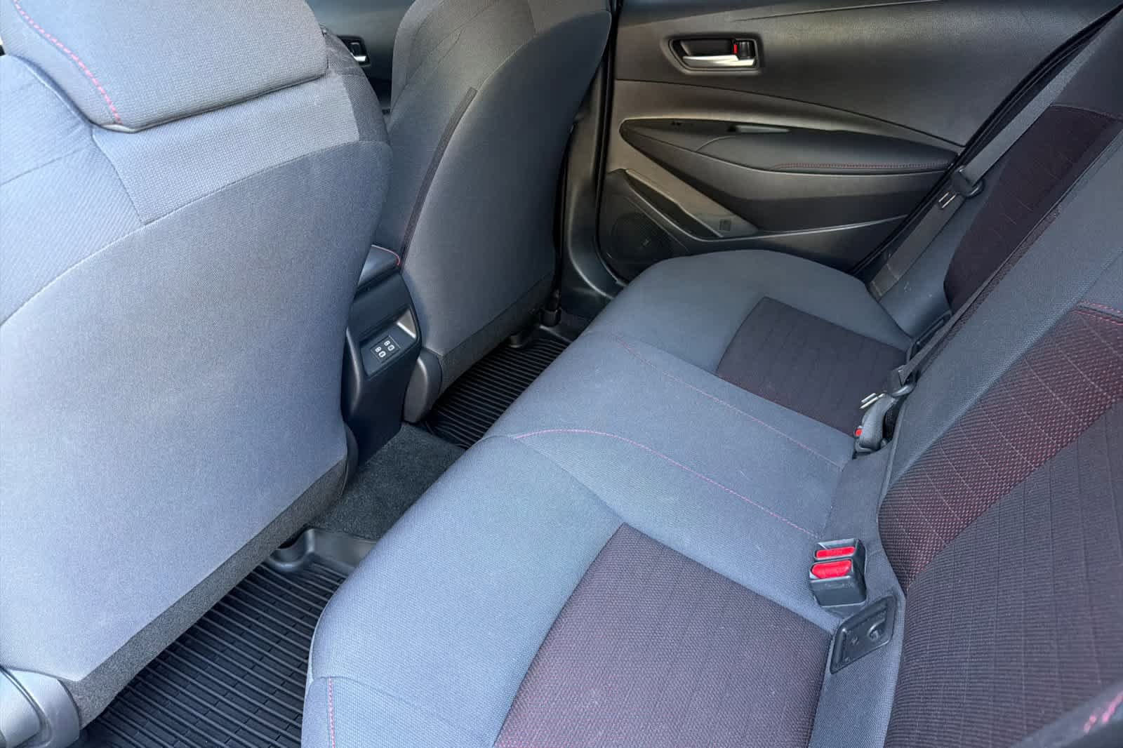 Used 2024 Toyota Corolla SE w/ SE Premium Package FWD image 4