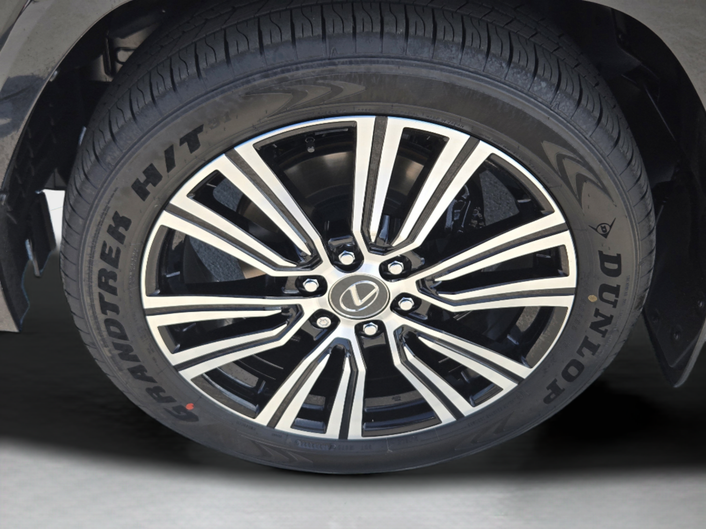 New 2026 Lexus LX 600 4WD w/ Luxury Package image 31