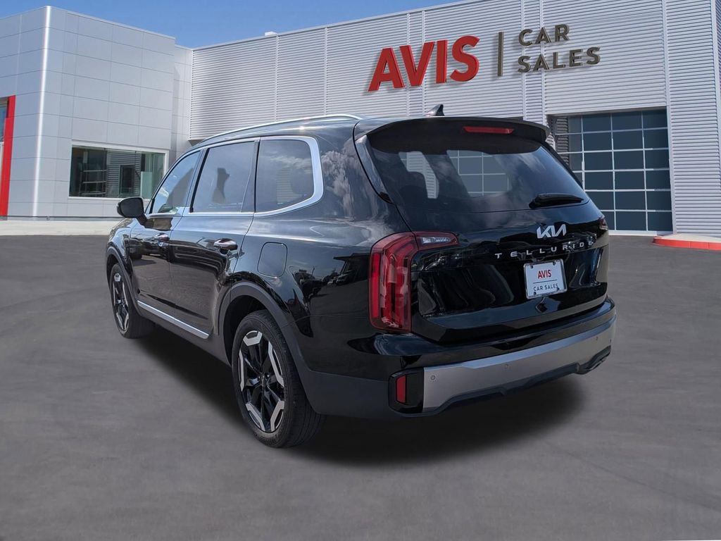 Used 2025 Kia Telluride S FWD image 9