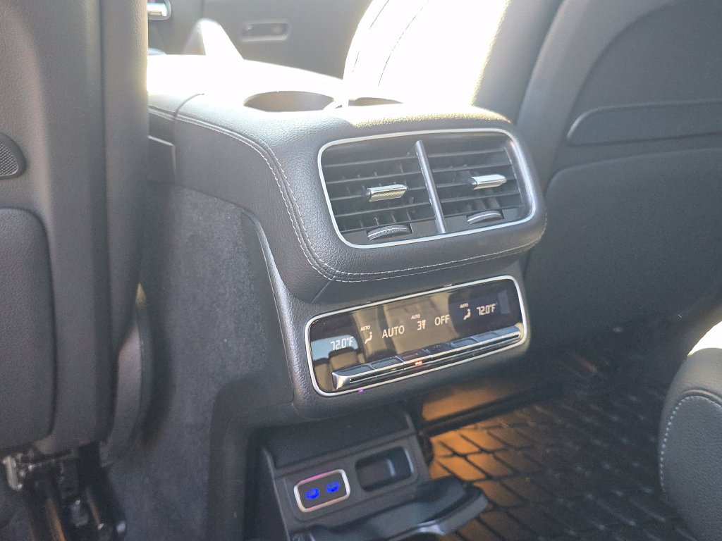 Used 2024 Mercedes-Benz GLS 450 4MATIC image 27
