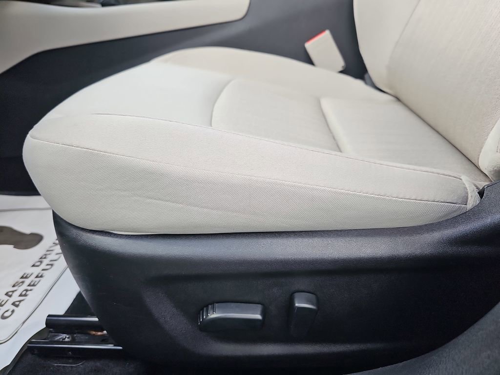 Used 2025 Nissan Altima 2.5 SV image 31