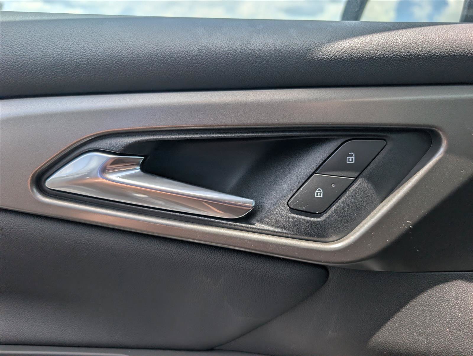 New 2026 Chevrolet Traverse LT w/ Driver Confidence Package FWD image 30