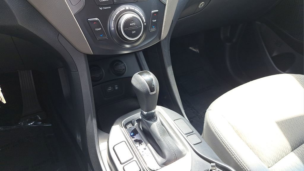 Used 2018 Hyundai Santa Fe SE w/ Cargo Package FWD image 25