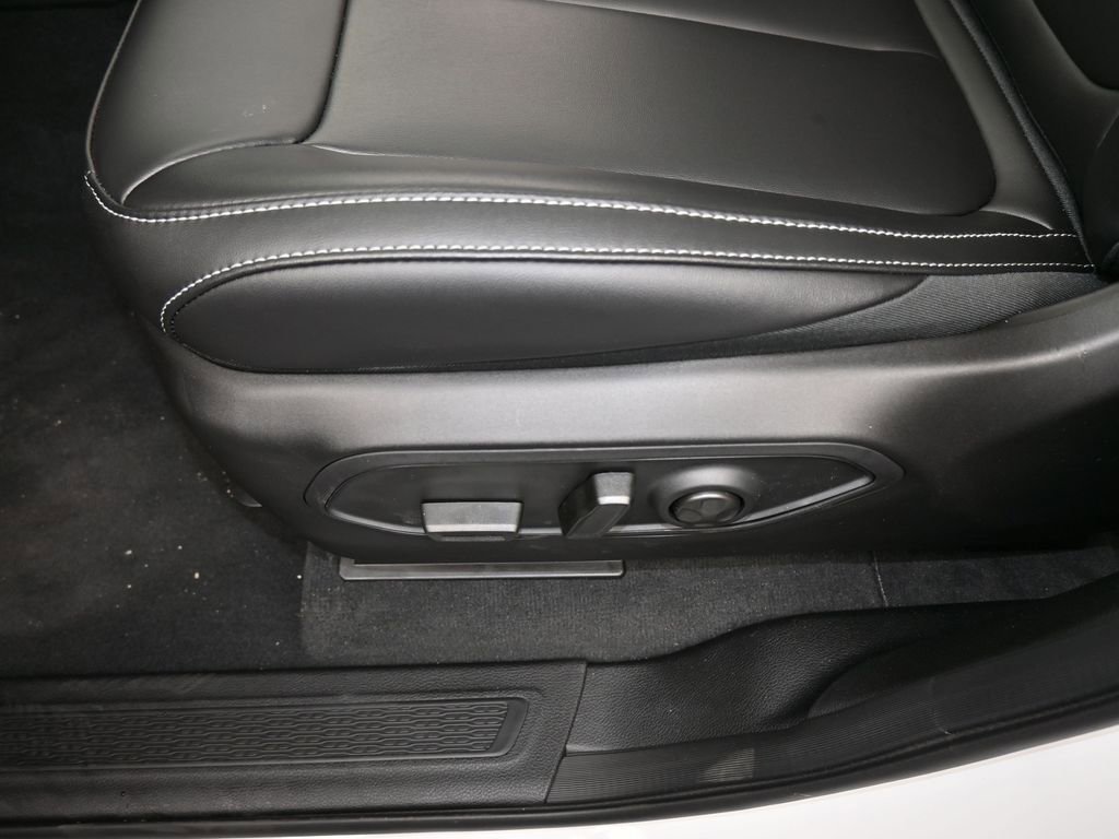 New 2026 Jeep Grand Cherokee Limited RWD image 16