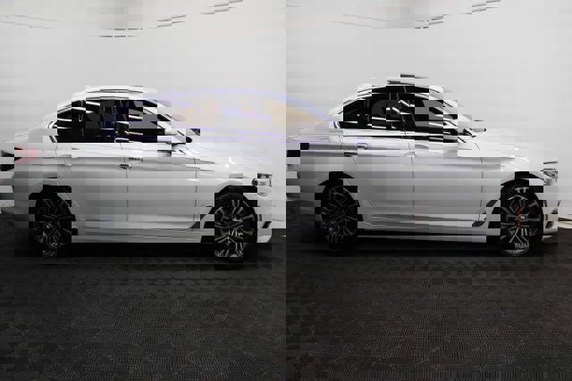 Used 2018 BMW 540i xDrive w/ Premium Package image 5