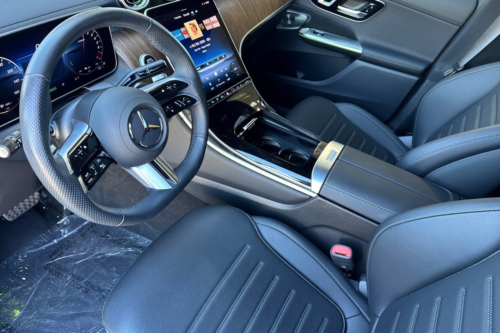 Certified 2025 Mercedes-Benz GLC 350e 4MATIC image 4