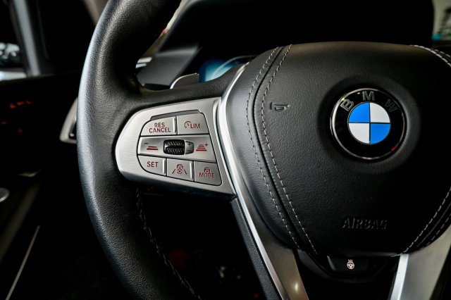 Used 2022 BMW X7 xDrive40i w/ Premium Package image 41