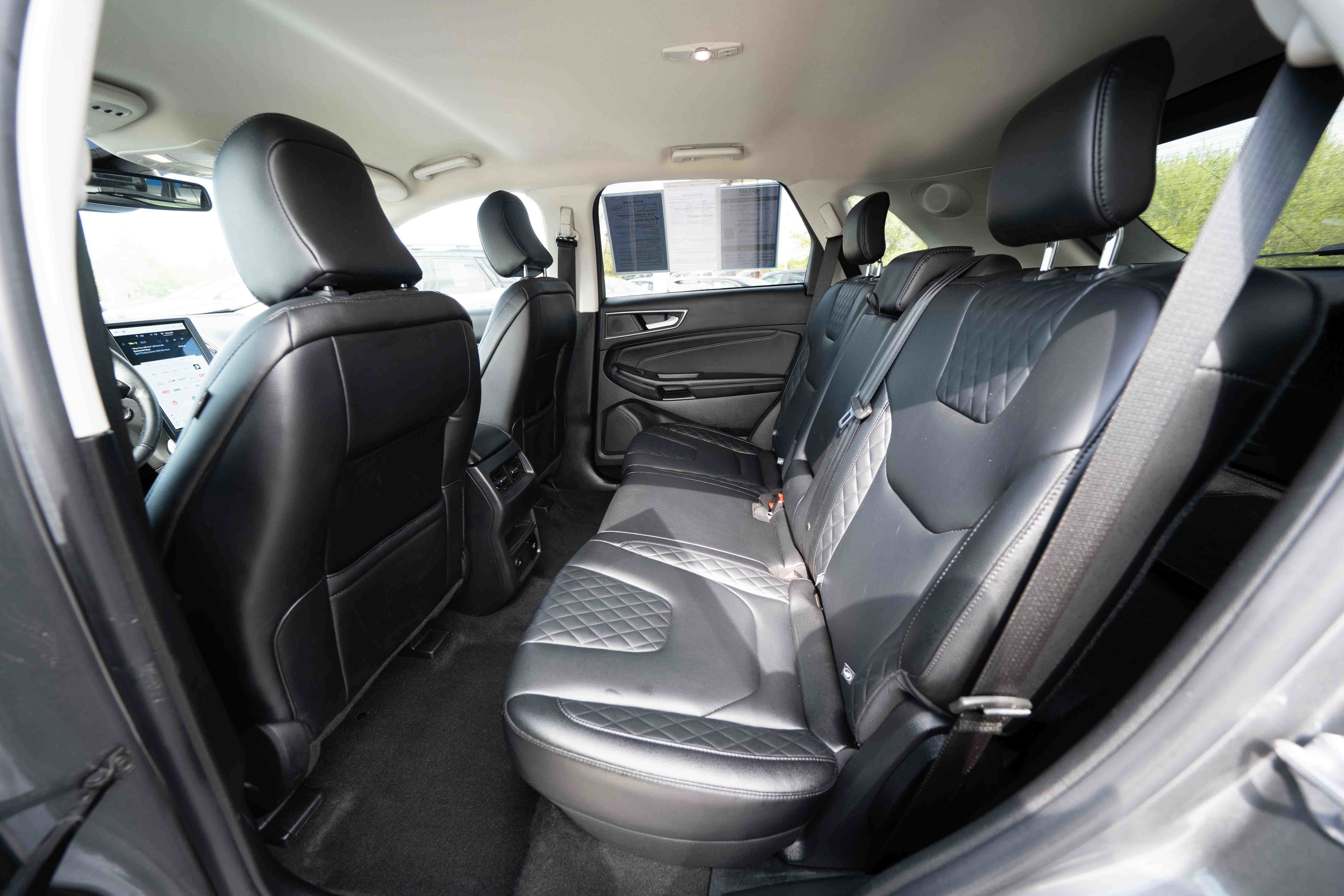 Used 2024 Ford Edge Titanium AWD/4WD image 23