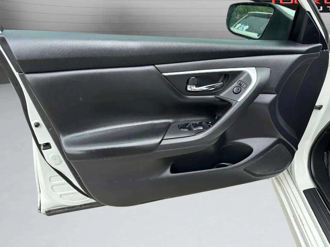 Used 2017 Nissan Altima 2.5 S w/ Power Driver Seat Package image 21