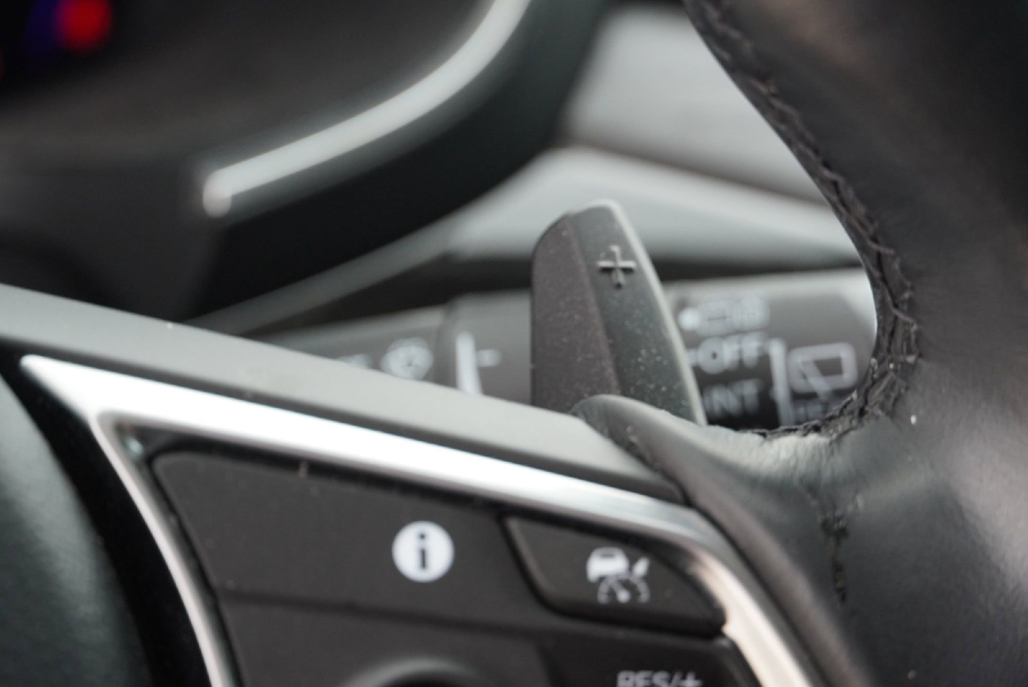 Used 2023 Acura MDX SH-AWD w/ Advance Package image 19