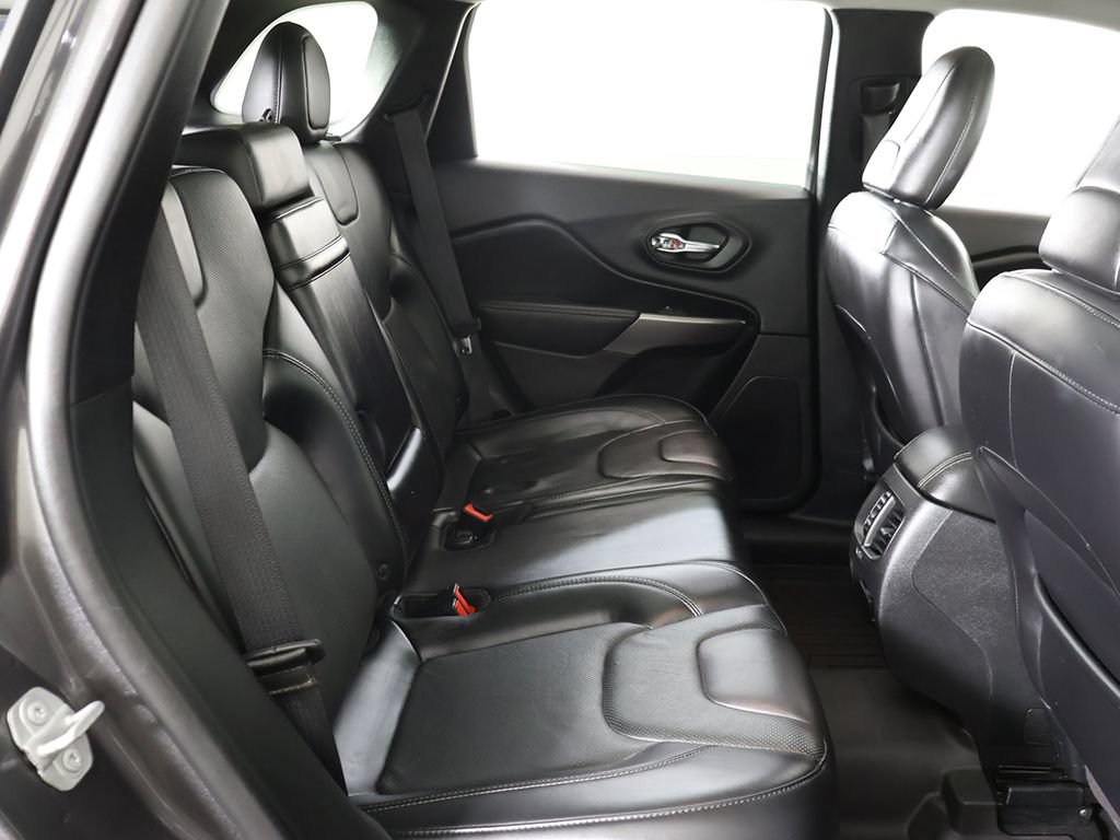 Used 2019 Jeep Cherokee Limited AWD/4WD image 37