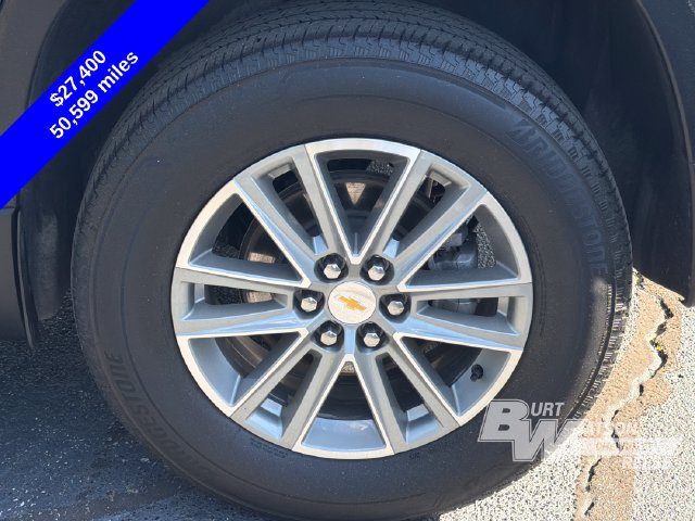 Used 2023 Chevrolet Traverse LT FWD image 16