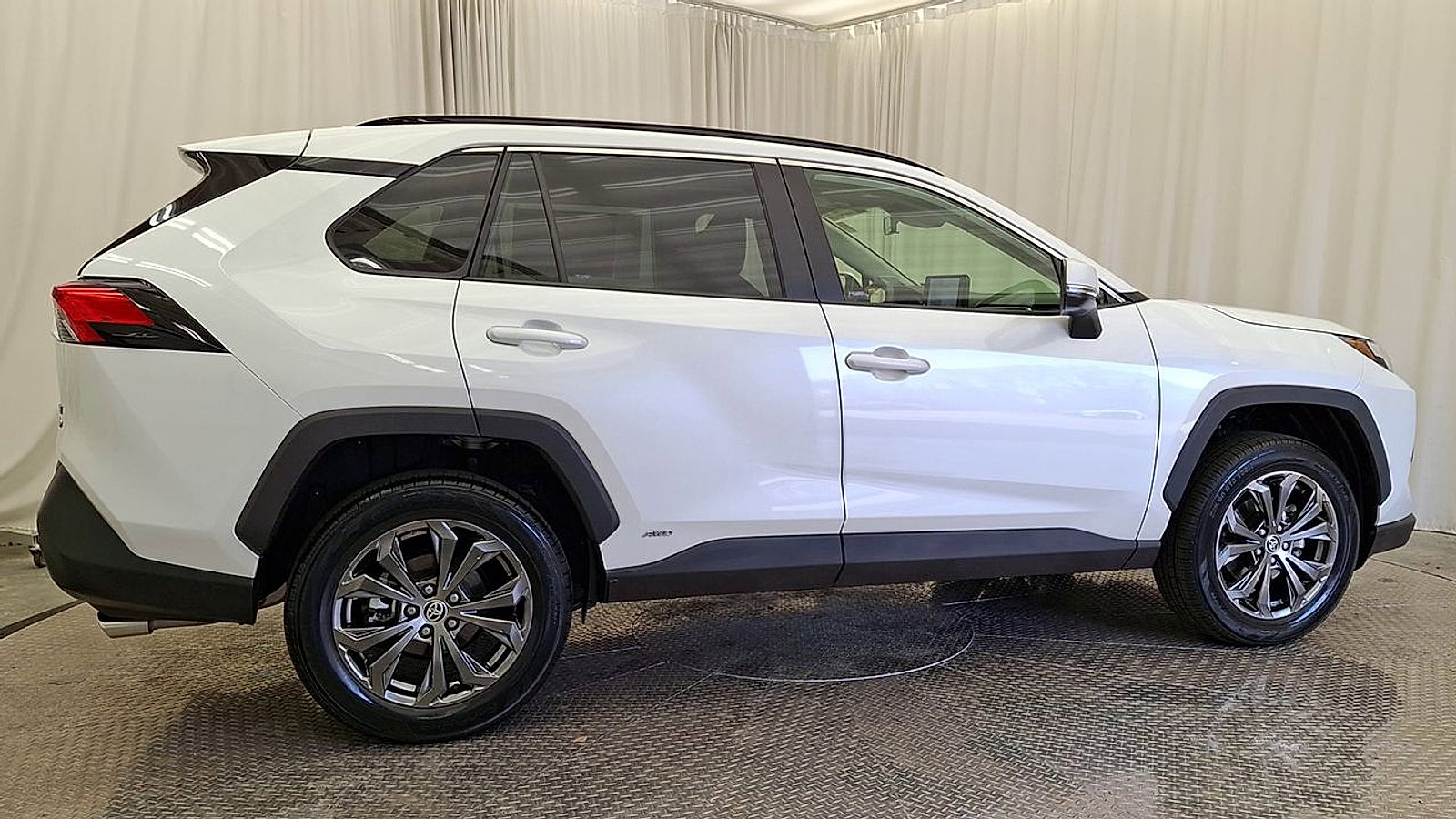 Certified 2023 Toyota RAV4 XLE Premium image 3