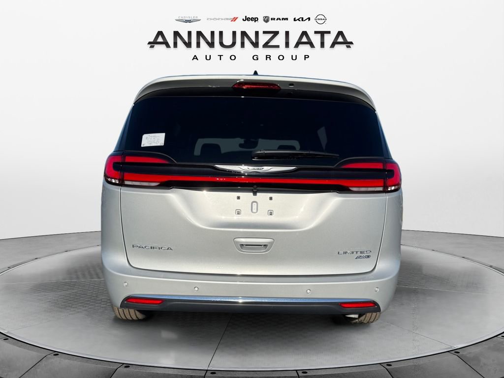 New 2026 Chrysler Pacifica Limited image 4