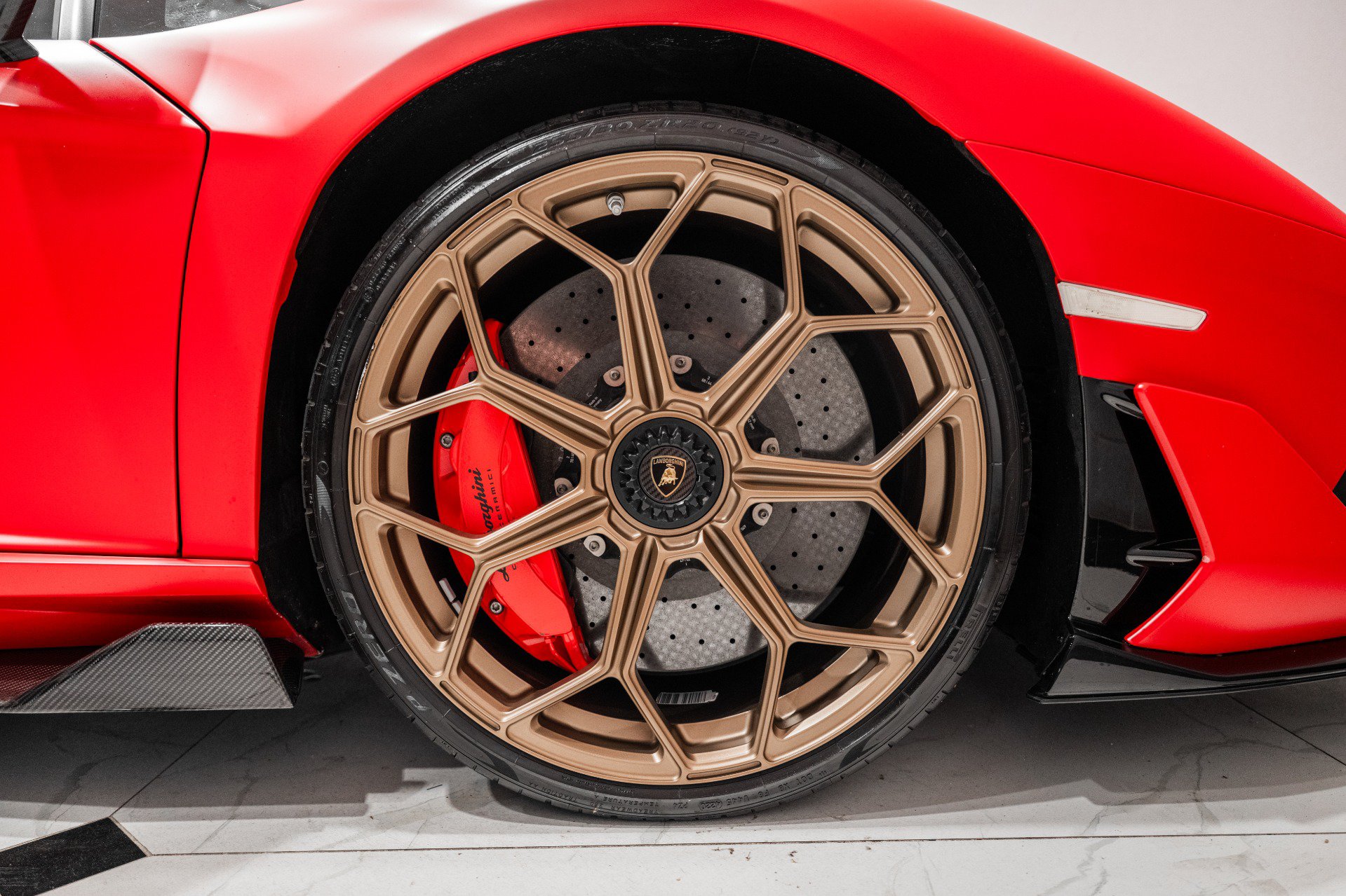 Used 2021 Lamborghini Aventador SVJ AWD/4WD image 16